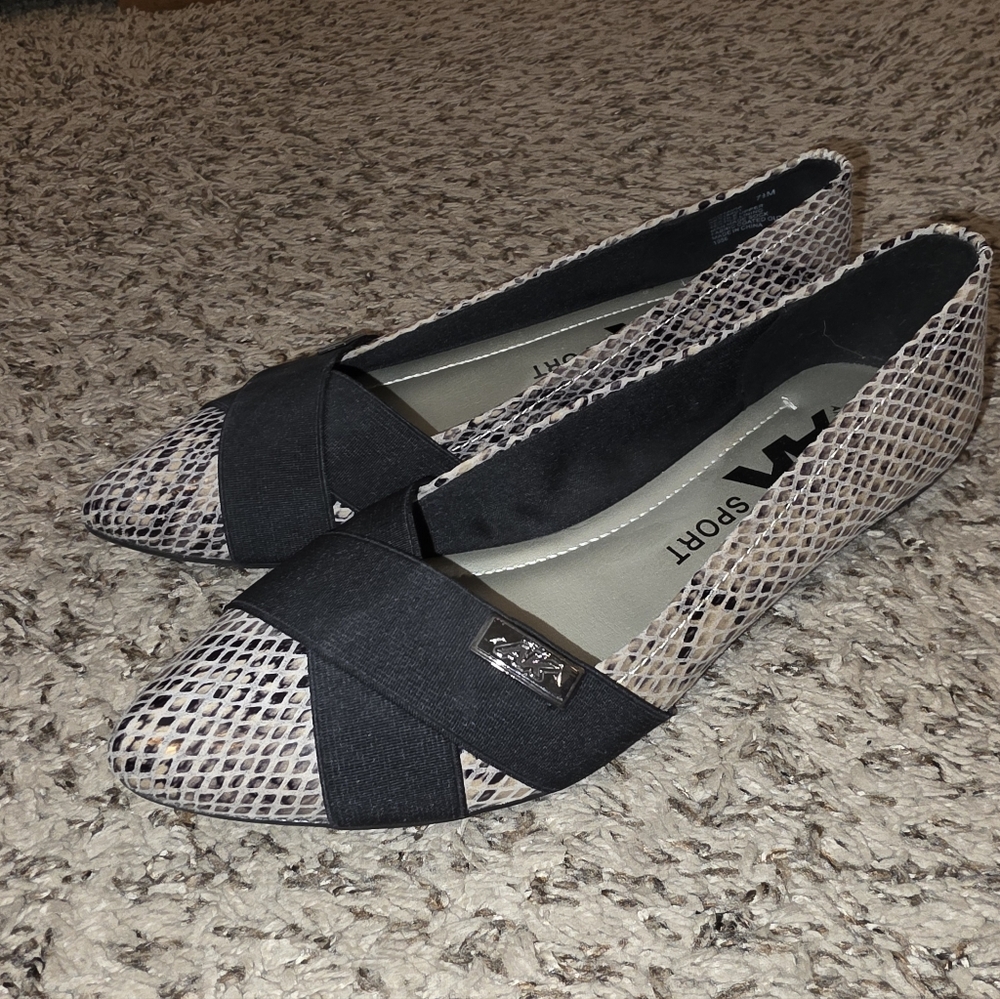 Elegant Faux Snakeskin Flats with Black Accents